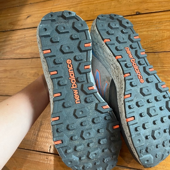 (442) NEW BALANCE SHOES - Picture 10 of 14